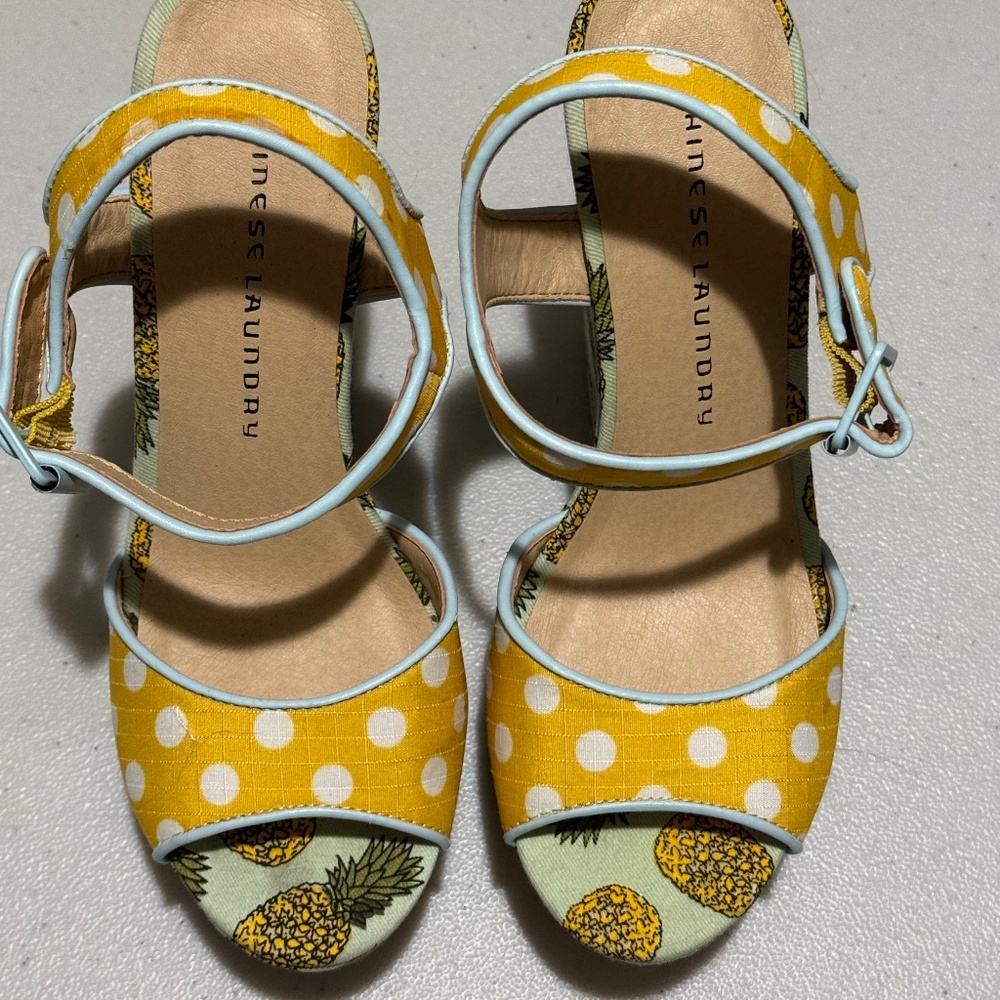 Chinese Laundry Yellow Polka Dot & Pineapple Trim Sandals
